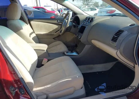 2010 Nissan Altima 2.5 S z USA, uszkodzony, nr VIN 1N4AL2AP2AN546103